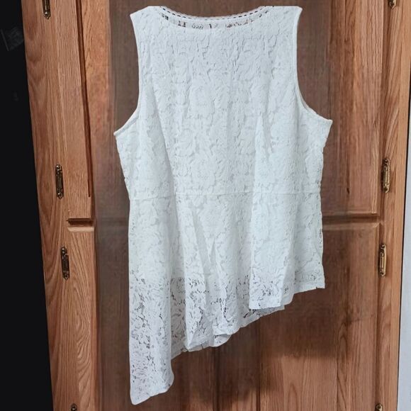 NWOT ISAACMIZRAHLIVE Plus Size One-sided Cream Color Frilly Lacy Tunic. - Picture 9 of 10